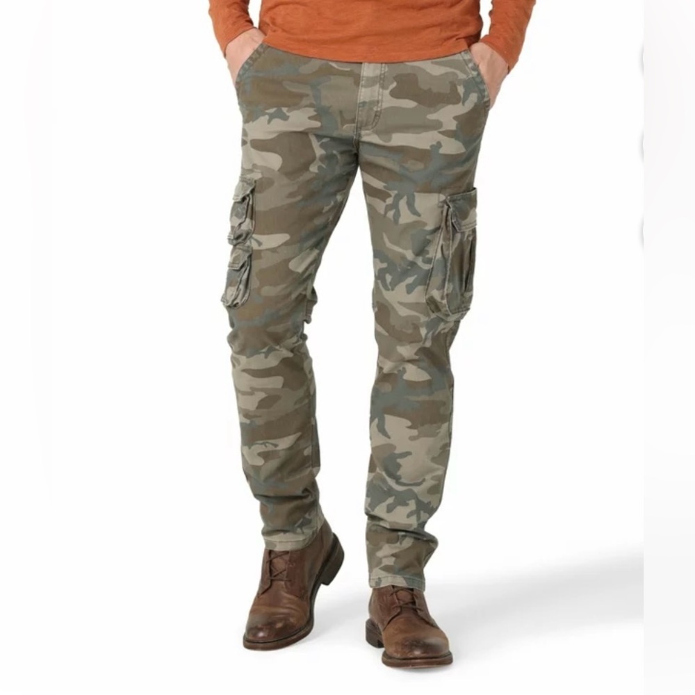 Wrangler camouflage cargo pants